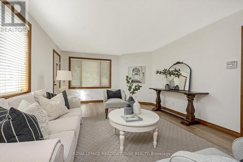 71 Bronte Street S, Milton (Old Milton), ON - Indoor Photo Showing Living Room