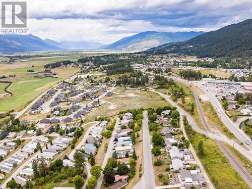 712 Valleyview Drive, Creston, BC 