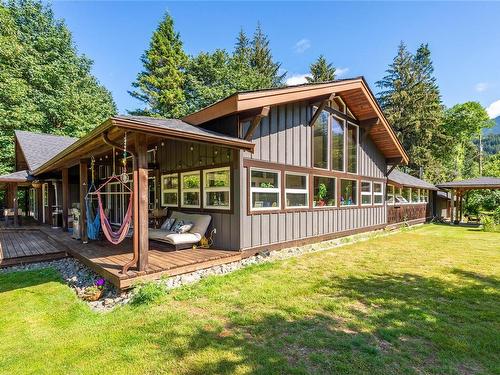 1739 Smit Rd, Sayward, BC 