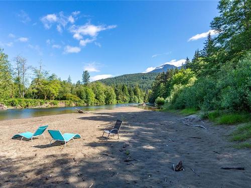 1739 Smit Rd, Sayward, BC 