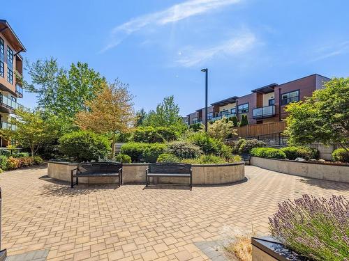 205-4000 Shelbourne St, Saanich, BC - Outdoor With Balcony