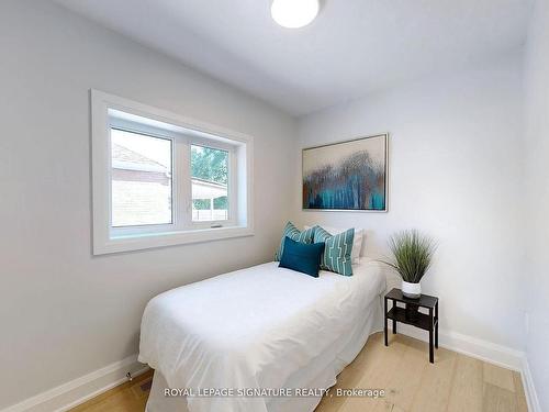 55 Delwood Dr, Toronto, ON - Indoor Photo Showing Bedroom