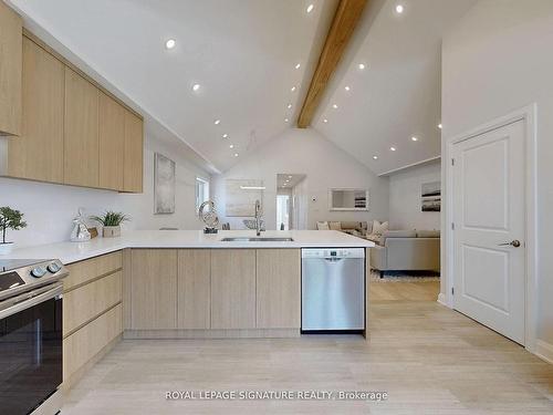 55 Delwood Dr, Toronto, ON - Indoor Photo Showing Kitchen