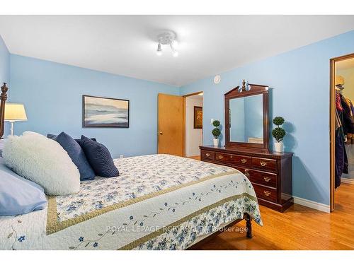 595133 Blind Line, Mono, ON - Indoor Photo Showing Bedroom