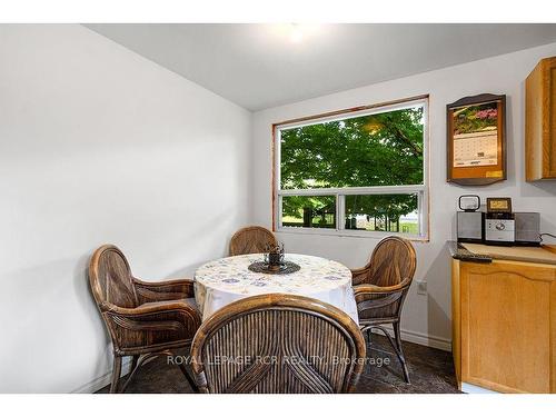 595133 Blind Line, Mono, ON - Indoor Photo Showing Dining Room