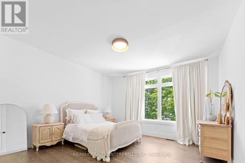 101 Villeneuve Drive, Prince Edward County, ON - Indoor Photo Showing Bedroom