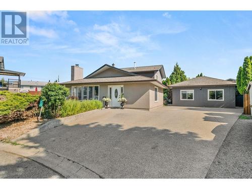 2677 Mappin Court, Kelowna, BC - Outdoor