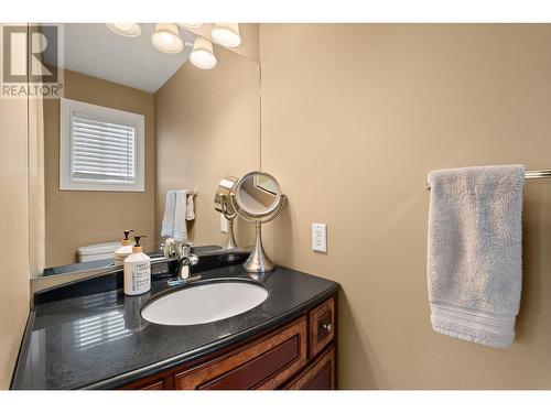 2677 Mappin Court, Kelowna, BC - Indoor Photo Showing Bathroom