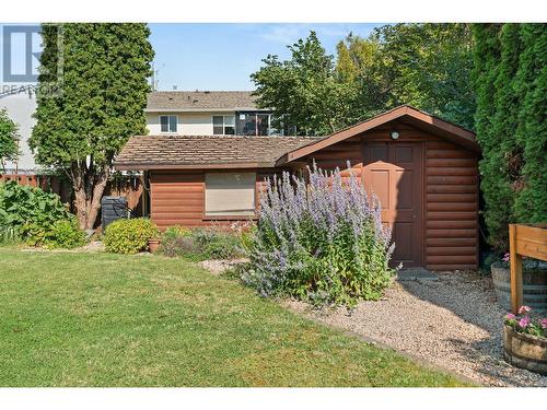 2677 Mappin Court, Kelowna, BC - Outdoor