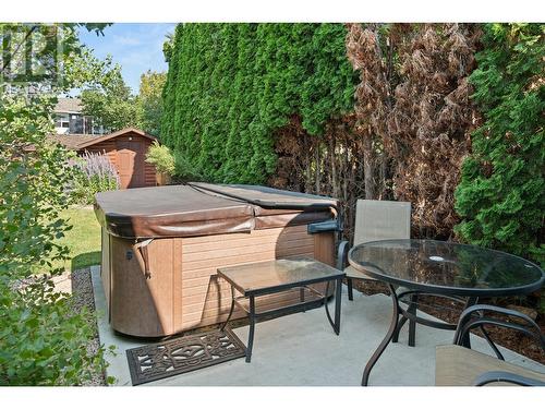 2677 Mappin Court, Kelowna, BC - Outdoor With Exterior