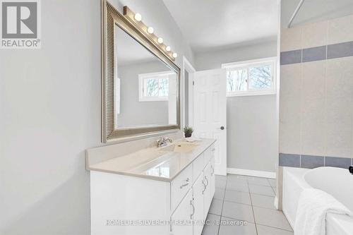 7848 Castlederg Side Road, Caledon, ON - Indoor Photo Showing Bathroom