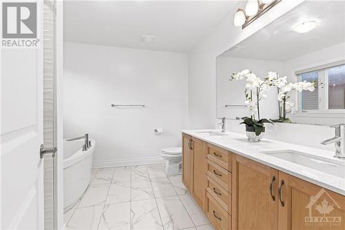 105 Dagenham Street, Ottawa, ON - Indoor Photo Showing Bathroom