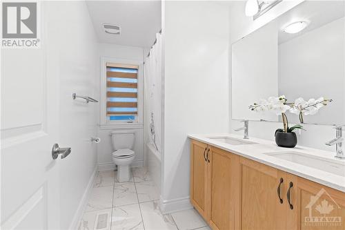 105 Dagenham Street, Ottawa, ON - Indoor Photo Showing Bathroom