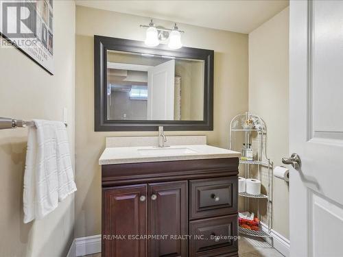 24 - 541 Winston Road, Grimsby, ON - Indoor Photo Showing Bathroom