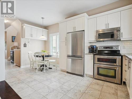 24 - 541 Winston Road, Grimsby, ON - Indoor Photo Showing Kitchen