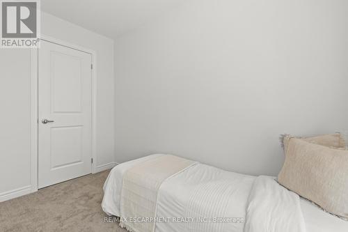 42 Radison Lane, Hamilton (Mcquesten), ON - Indoor Photo Showing Bedroom