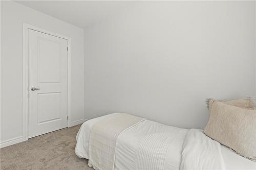 42 Radison Lane, Hamilton, ON - Indoor Photo Showing Bedroom