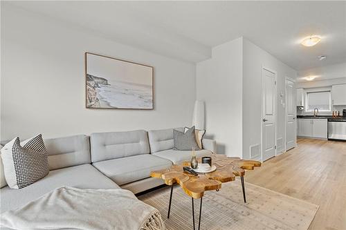 42 Radison Lane, Hamilton, ON - Indoor Photo Showing Living Room