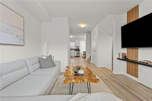 42 Radison Lane, Hamilton, ON - Indoor Photo Showing Living Room