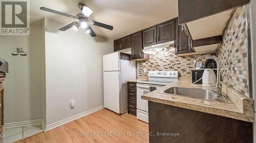 36 Woodside Court, Brampton (Fletcher'S Creek South), ON - Indoor Photo Showing Kitchen