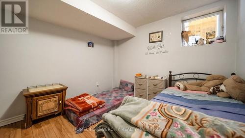 36 Woodside Court, Brampton (Fletcher'S Creek South), ON - Indoor Photo Showing Bedroom