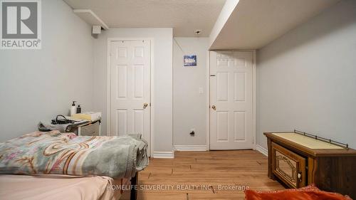 36 Woodside Court, Brampton (Fletcher'S Creek South), ON - Indoor Photo Showing Bedroom