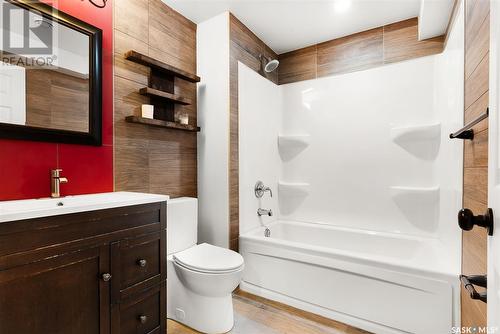 4625 Padwick Road, Regina, SK - Indoor Photo Showing Bathroom