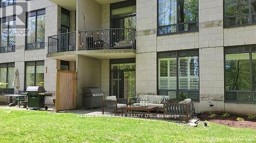 T09 - 16 Dallimore Circle, Toronto (Banbury-Don Mills), ON - Outdoor