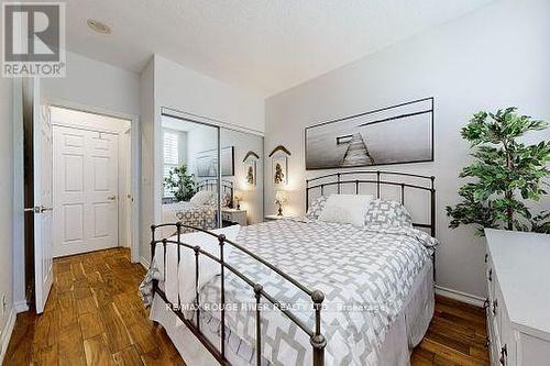 T09 - 16 Dallimore Circle, Toronto (Banbury-Don Mills), ON - Indoor Photo Showing Bedroom