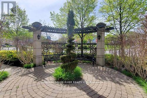 T09 - 16 Dallimore Circle, Toronto (Banbury-Don Mills), ON - Outdoor