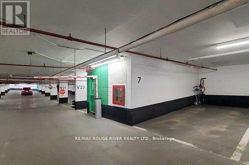 T09 - 16 Dallimore Circle, Toronto (Banbury-Don Mills), ON - Indoor Photo Showing Garage