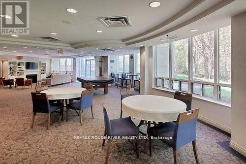 T09 - 16 Dallimore Circle, Toronto (Banbury-Don Mills), ON - Indoor Photo Showing Dining Room