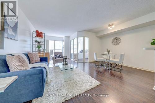 613 - 25 The Esplanade, Toronto (Waterfront Communities), ON - Indoor Photo Showing Living Room