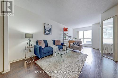 613 - 25 The Esplanade, Toronto (Waterfront Communities), ON - Indoor Photo Showing Living Room