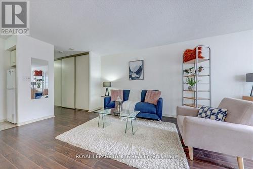 613 - 25 The Esplanade, Toronto (Waterfront Communities), ON - Indoor Photo Showing Living Room