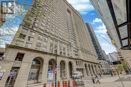 613 - 25 The Esplanade, Toronto (Waterfront Communities), ON - Outdoor With Facade