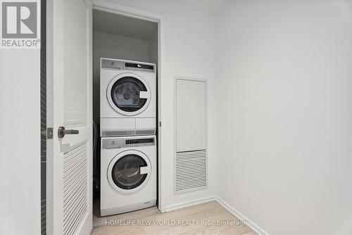 405 - 12 Bonnycastle Street, Toronto (Waterfront Communities), ON - Indoor Photo Showing Laundry Room