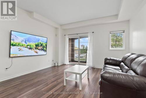 237 Monarch Avenue W, Ajax (South West), ON - Indoor Photo Showing Living Room