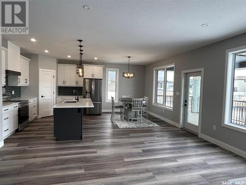 5218 E Green Crescent, Regina, SK - Indoor Photo Showing Kitchen