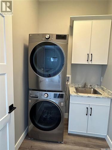 5218 E Green Crescent, Regina, SK - Indoor Photo Showing Laundry Room