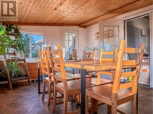 10720 Cottonwood Crescent, Dawson Creek, BC - Indoor Photo Showing Dining Room