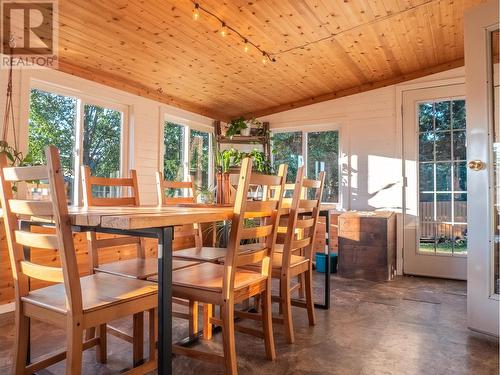 10720 Cottonwood Crescent, Dawson Creek, BC - Indoor Photo Showing Dining Room