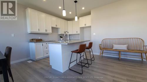 28 Summit Crescent, Belleville, ON - Indoor Photo Showing Kitchen