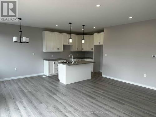 28 Summit Crescent, Belleville, ON - Indoor Photo Showing Kitchen