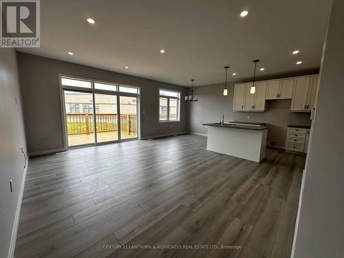 28 Summit Crescent, Belleville, ON - Indoor Photo Showing Kitchen