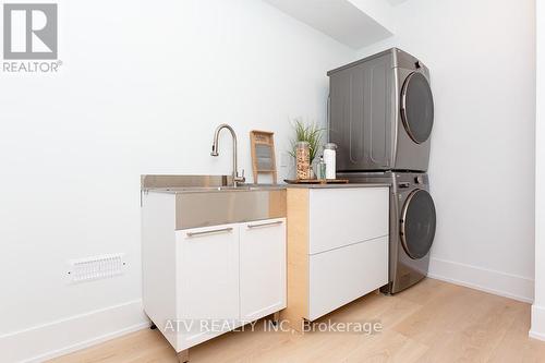 1529 Parkridge Road, Mississauga (Lakeview), ON - Indoor Photo Showing Laundry Room