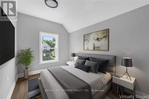 55 Douglas Avenue, Hamilton (Industrial Sector), ON - Indoor Photo Showing Bedroom