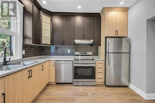 55 Douglas Avenue, Hamilton (Industrial Sector), ON - Indoor Photo Showing Kitchen With Double Sink With Upgraded Kitchen