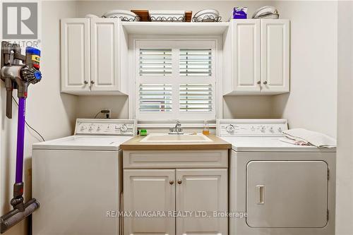 2 Chardonnay Place, Niagara-On-The-Lake, ON - Indoor Photo Showing Laundry Room