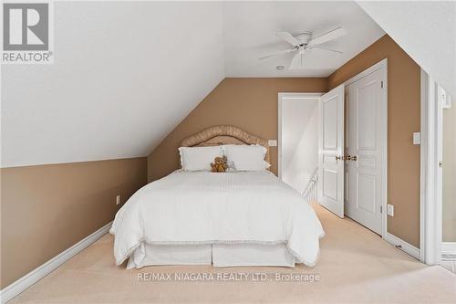 2 Chardonnay Place, Niagara-On-The-Lake, ON - Indoor Photo Showing Bedroom